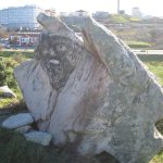 Foto: "Figura en el campo de la Torre de Hércules" de Fotos de Galicia
