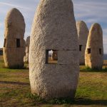 Foto: "Familia de Menhires en el Parque de las Esculturas" de Loreto  López Baltar