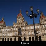 Foto: "Ayuntamiento de A Coruña en la Plaza de María Pita" de Loreto  López Baltar