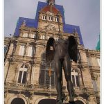 Foto: "Escultura de Igor Mitoraj en la Plaza de María Pita" de Loreto  López Baltar