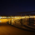 Foto: "Vista nocturna de la Playa de Riazor" de Jorge F. Nóvoa