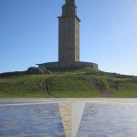 Foto: "Torre de Hércules y Rosa de los vientos" de Fotos de Galicia Foto: "Torre de Hércules y Rosa de los vientos" de Fotos de Galicia