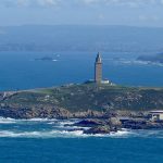 Foto: "Torre de Hércules vista desde el Monte de San Pedro" de Fotos de Galicia Foto: "Torre de Hércules vista desde el Monte de San Pedro" de Fotos de Galicia