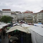 Foto: "Día de feria en la Plaza García Naveira" de Fotos de Galicia