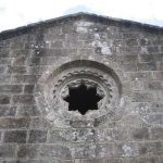 Foto: "Monasterio de Caaveiro: rosetón de la Iglesia de Santa Isabel" de Fotos de Galicia Foto: "Monasterio de Caaveiro: rosetón de la Iglesia de Santa Isabel" de Fotos de Galicia