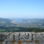 Foto: "Vista da Ría de Pontedeume dende o Castelo dos Andrade en Pontedeume" de Maria S.V.