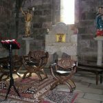 Foto: "Altar de la Iglesia de Santa María das Areas en Fisterra" de Fotos de Galicia