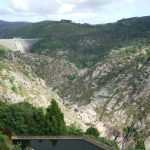 Foto: "Embalse de la Fervenza del Ézaro en Dumbría" de Roberto de Andrés