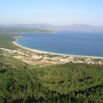 Foto: "Vista aérea de la Playa Langosteira en Fisterra" de Sergio Díaz