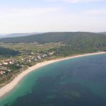 Foto: "Vista aérea de la Playa Langosteira en Fisterra" de Sergio Díaz