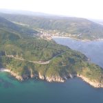 Foto: "Vista aérea de la Costa y de la Playa de Sardiñeiro en Fisterra" de Sergio Díaz