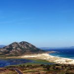 Foto: "Laguna de As Xarfas y Monte Louro" de Xaquín Caamaño Ramos