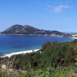 Foto: "Ensenada de San Francisco y Monte Louro en Muros" de Xaquín Caamaño Ramos
