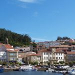 Foto: "Vista de Muros desde la dársena - desde contramuelle" de Xaquín Caamaño Ramos
