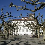 Foto: "Alameda y Edificio del Ayuntamiento de Ordes" de Fotos de Galicia
