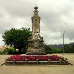 Foto: "Estatua de Rosalía de Castro en la Alameda de Santiago de Compostela" de José Francisco Alfaya