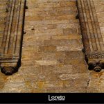 Foto: "Detalle de fachada en una calle de Santiago de Compostela" de Loreto  López Baltar