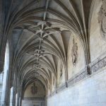 Foto: "Pasillo del claustro - Panteón de los Reyes de la Catedral de Santiago" de Monabell Freire Foto: "Pasillo del claustro - Panteón de los Reyes de la Catedral de Santiago" de Monabell Freire