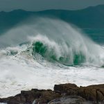 Foto: "Ola en el mar en pleno temporal en Camelle" de Ricardo Ares