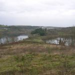 Foto: "Embalse de Belesar con Portomarín al fondo" de Ricardo Ares