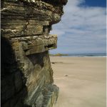 Foto: "Vista de la Playa de Os Castros en Ribadeo desde la roca" de Loreto  López Baltar
