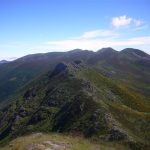 Foto: "Cordal de Ancares desde Pico Tres Bispos en Os Ancares" de Jorge F. Nóvoa