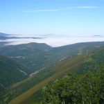 Foto: "Vista panorámica de Os Ancares en un mar de nubes" de Jorge F. Nóvoa