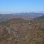 Foto: "Puerto del Coto con sierra de Ancares al fondo" de Jorge F. Nóvoa