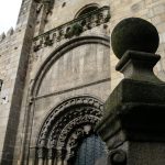 Foto: "Entrada de la Catedral de Ourense-Plaza del Trigo" de Fotos de Galicia
