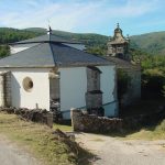 Foto: "Iglesia parroquial de Santa María La Real de Cesuris en Manzaneda" de José Carlos Fernández-Barja Delgado