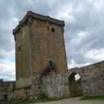 Foto: "Torre do Castelo de Monterrei en Verín" de Maria S.V.