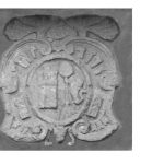 Foto: "Escudo primitivo de La Casa del Perú en el año 1493" de José Carlos Fernández-Barja Delgado