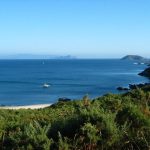 Foto: "Playa de Melide en la Isla de Ons" de Banco de Imágenes del CNICE (Ministerio de Educación y Ciencia)