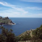 Foto: "Faro da Porta e Isla de San Martiño o Isla del Sur en Islas Cíes" de Ricardo Ares